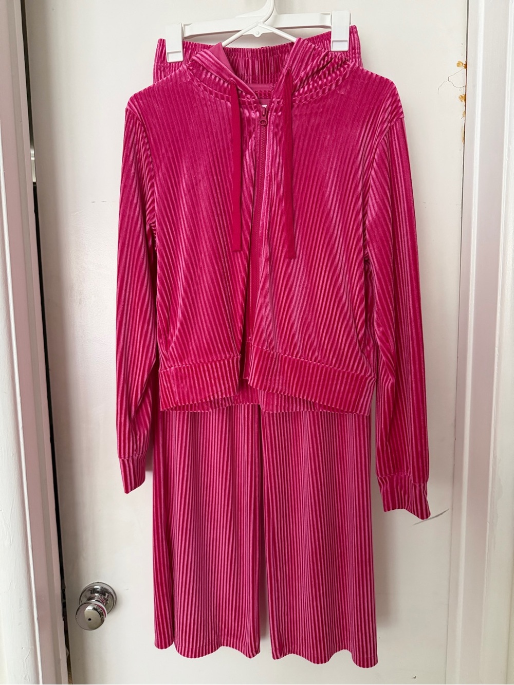 Colsie Bright Pink Ribbed Velvet Hoodie Set
